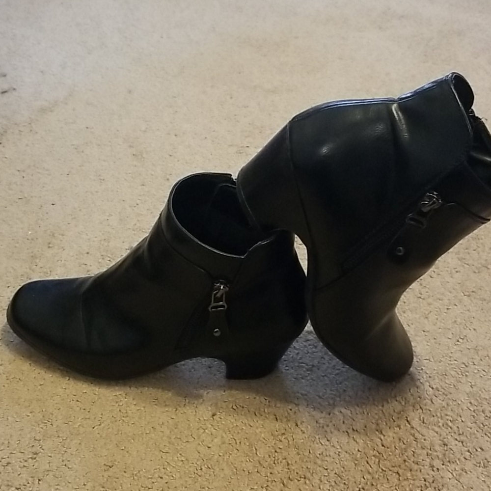 Black Ankle Booties 9w